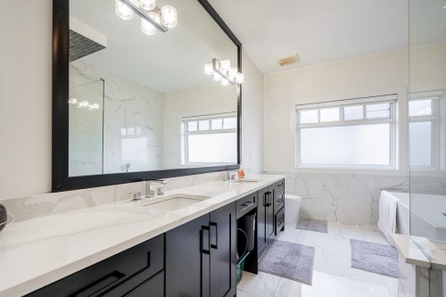 17825 Barnston Drive E, Surrey, BC 