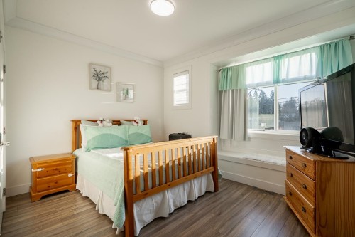 17825 Barnston Drive E, Surrey, BC 