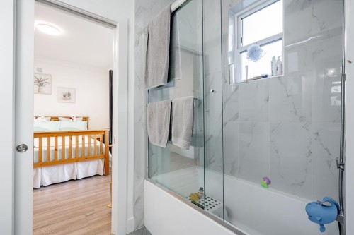 17825 Barnston Drive E, Surrey, BC 