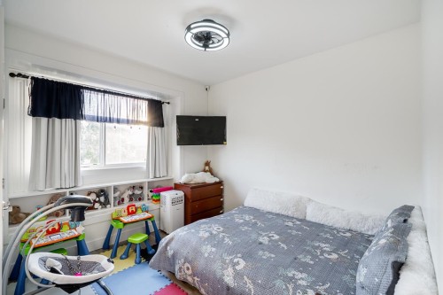 17825 Barnston Drive E, Surrey, BC 