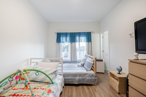 17825 Barnston Drive E, Surrey, BC 