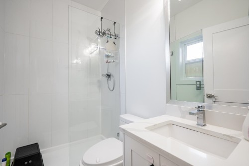 17825 Barnston Drive E, Surrey, BC 