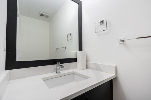 17825 Barnston Drive E, Surrey, BC 