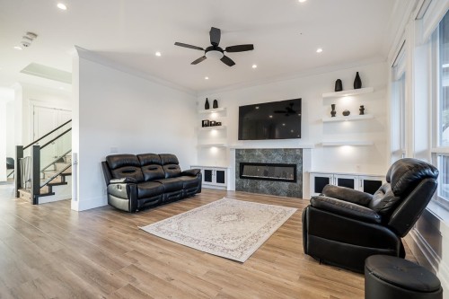 17825 Barnston Drive E, Surrey, BC 