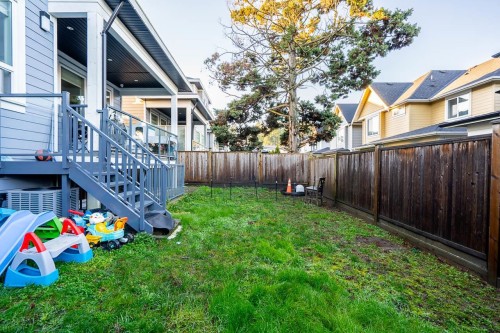 17825 Barnston Drive E, Surrey, BC 