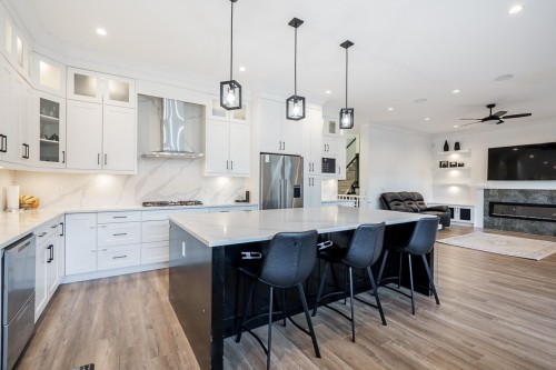 17825 Barnston Drive E, Surrey, BC 