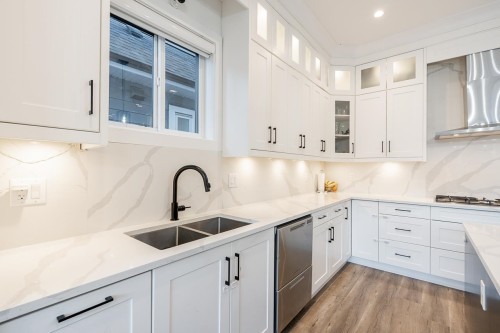 17825 Barnston Drive E, Surrey, BC 