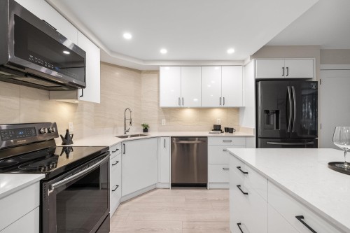 304-1480 Foster Street, Surrey, BC 