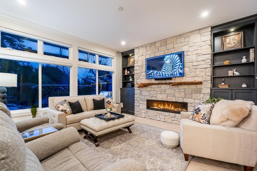 15448 33A Avenue, Surrey, BC 