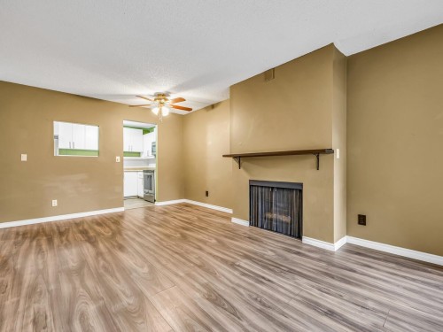 211-10157 University Drive, Surrey, BC 