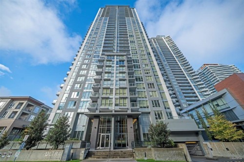 808-13325 102A Avenue, Surrey, BC 