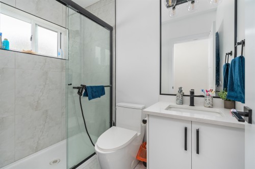 18460 64 Avenue, Surrey, BC 