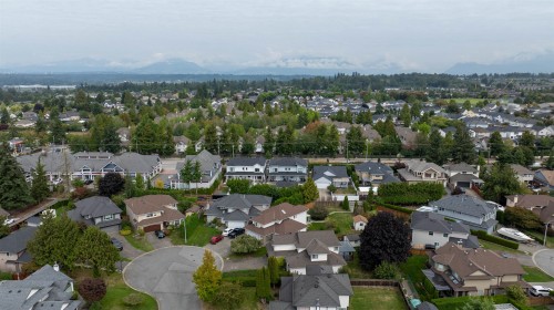 18460 64 Avenue, Surrey, BC 