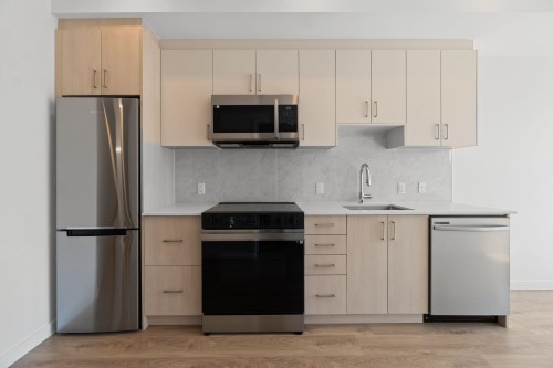 W412-13838 108 Avenue, Surrey, BC 