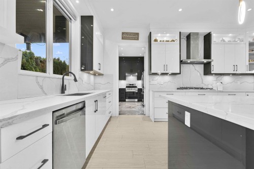 14714 111A Avenue, Surrey, BC 