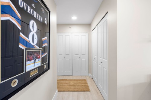 404-15785 Croydon Drive, Surrey, BC 