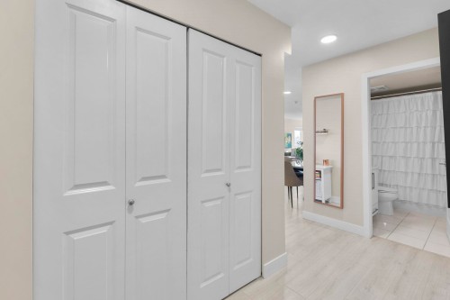 404-15785 Croydon Drive, Surrey, BC 