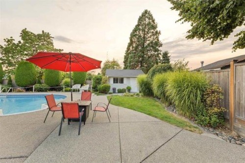 18244 54 Avenue, Surrey, BC 