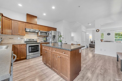 6956 208 Street, Langley, BC 