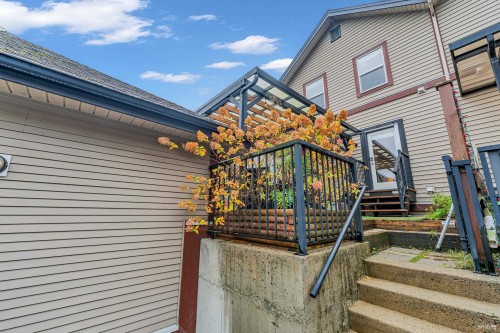 6956 208 Street, Langley, BC 