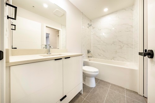 204-20061 Fraser Highway, Langley, BC 