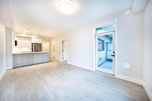 204-20061 Fraser Highway, Langley, BC 