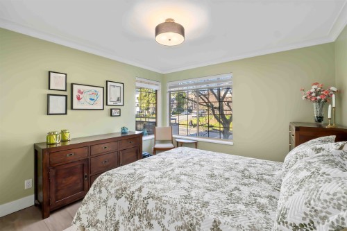 202-1488 Merklin Street, White Rock, BC 