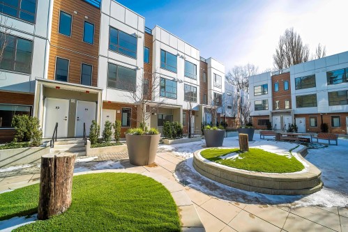 19-6328 King George Boulevard, Surrey, BC 