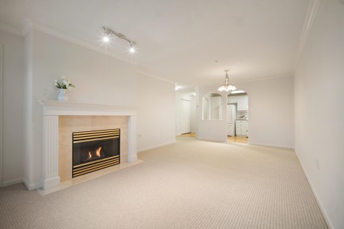 205-1929 154 Street, Surrey, BC 