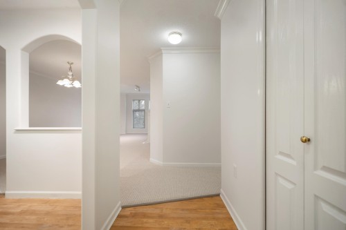 205-1929 154 Street, Surrey, BC 