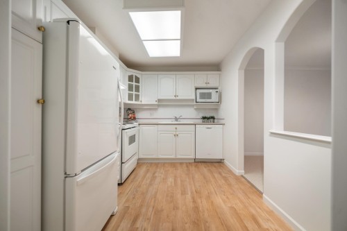 205-1929 154 Street, Surrey, BC 