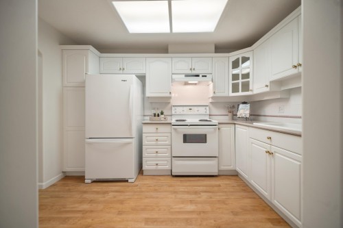 205-1929 154 Street, Surrey, BC 