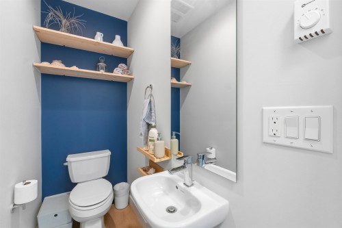 78-27735 Roundhouse Drive, Abbotsford, BC 