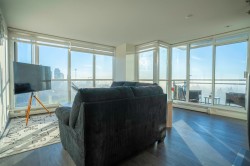 2204-10777 University Drive  Surrey, BC V3T 0E6