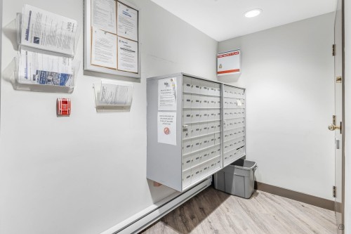 206-10533 University Drive, Surrey, BC 