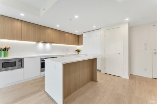 1902-13318 104 Avenue, Surrey, BC 