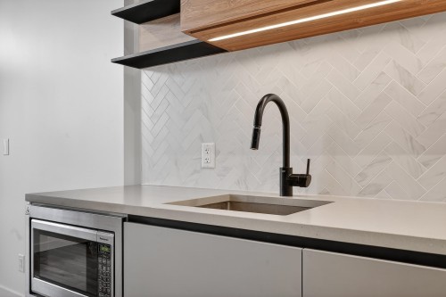 102-13428 105 Avenue, Surrey, BC 