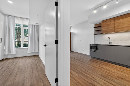 102-13428 105 Avenue, Surrey, BC 