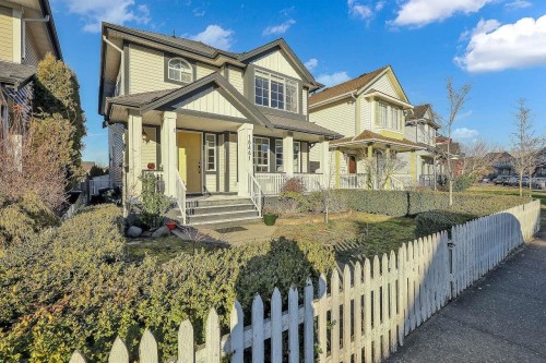 18461 65 Avenue, Surrey, BC 