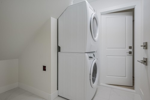 15665 82 Avenue, Surrey, BC 