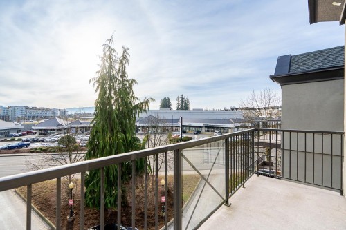 322-32725 George Ferguson Way, Abbotsford, BC 