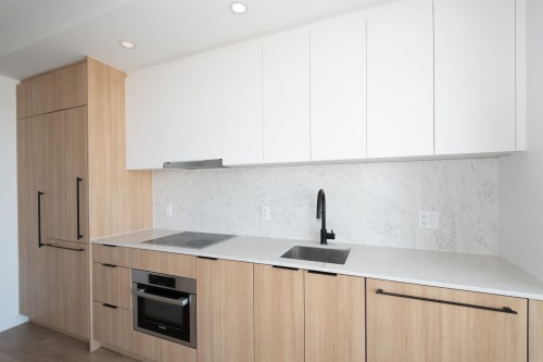 2509-13685 102 Avenue, Surrey, BC 