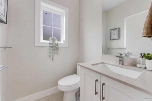 44-19501 74 Avenue, Surrey, BC 