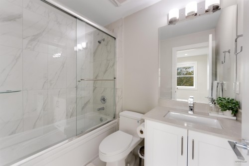 44-19501 74 Avenue, Surrey, BC 