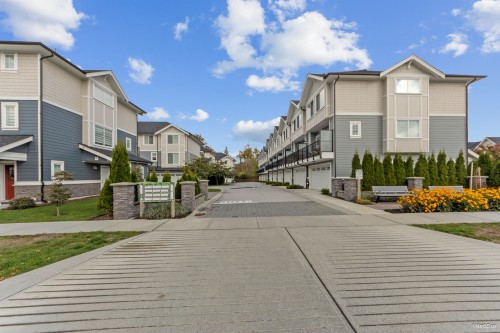 44-19501 74 Avenue, Surrey, BC 