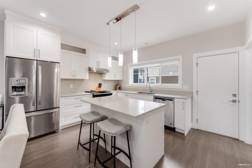 44-19501 74 Avenue, Surrey, BC 