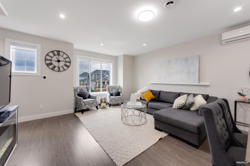 44-19501 74 Avenue, Surrey, BC 