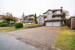 17072 103 Avenue  Surrey, BC V4N 3K9