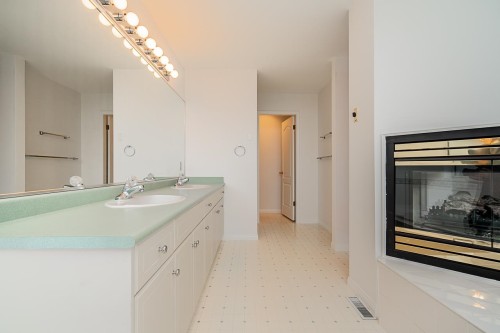 17072 103 Avenue, Surrey, BC 