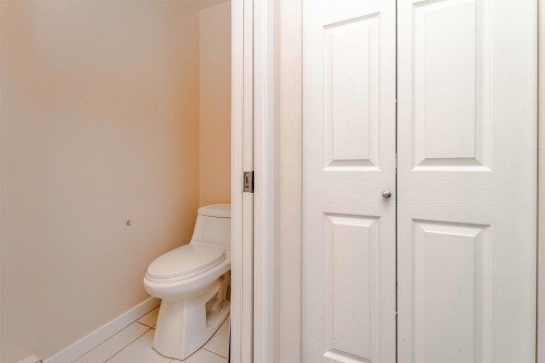 216-32083 Hillcrest Avenue, Abbotsford, BC 